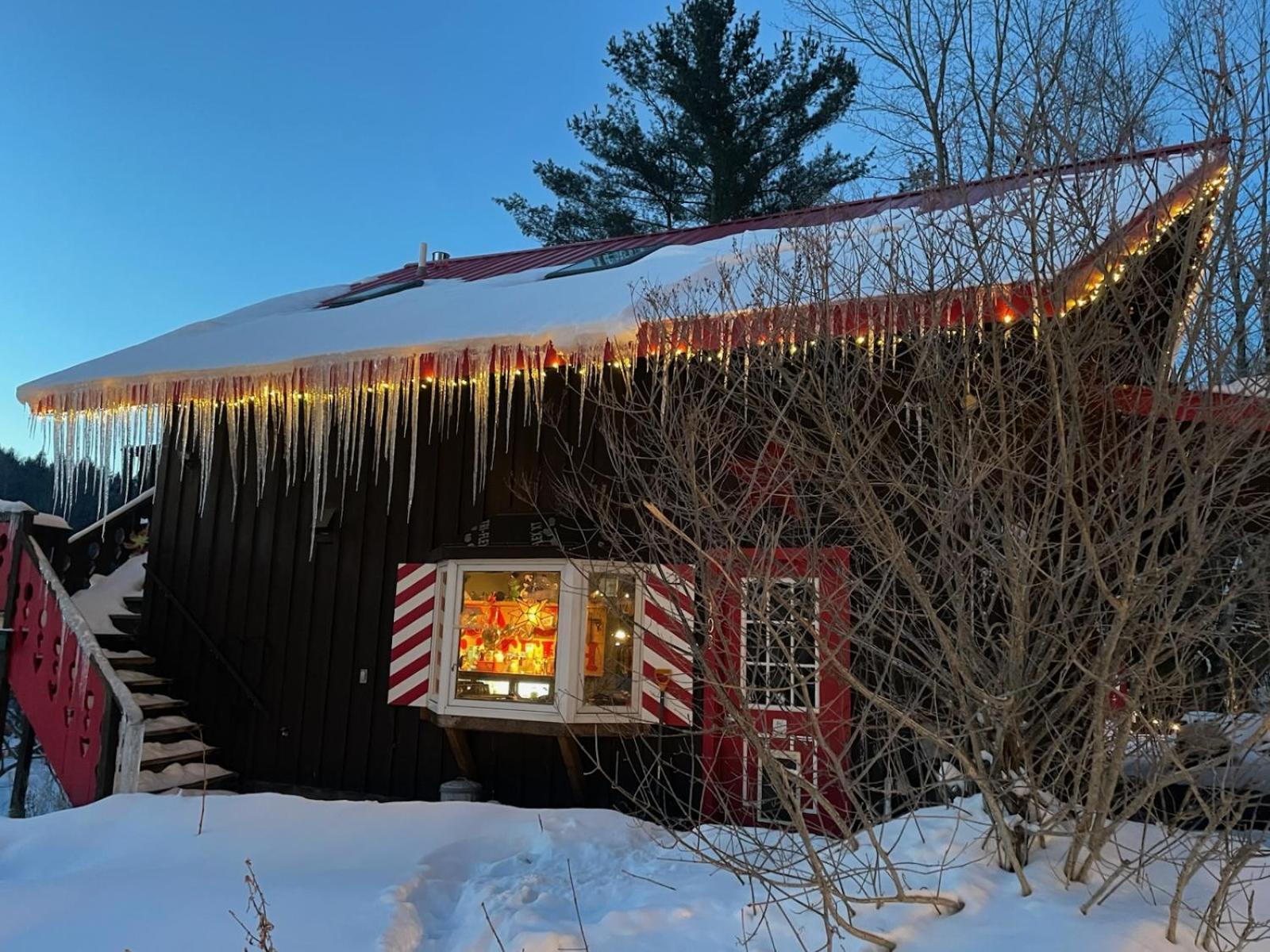 Grunberg Haus Inn & Cabins Waterbury Exterior photo